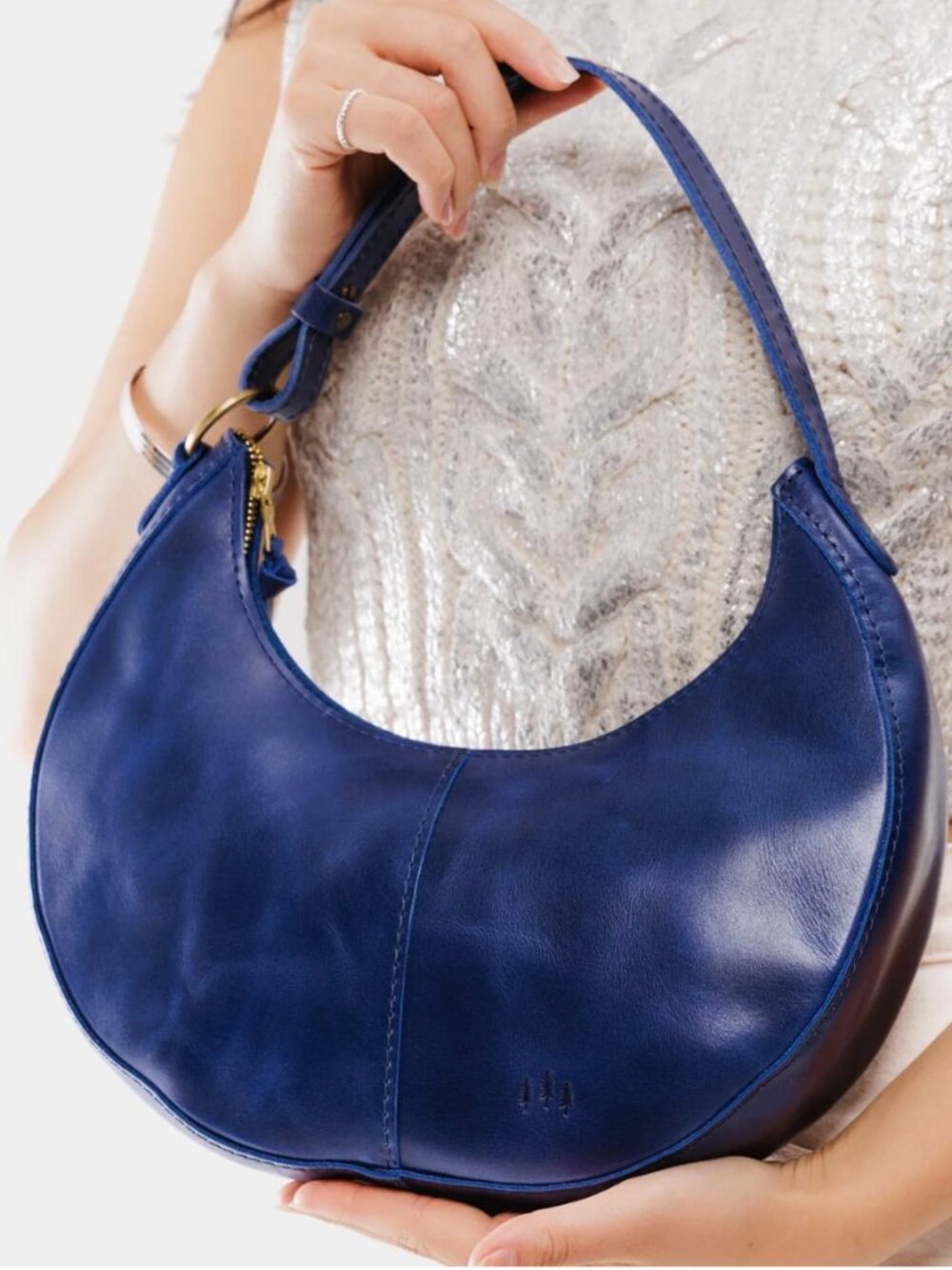 Portland Leather - 'Almost Perfect' Nora Shoulder Bag - Picture 4 of 15